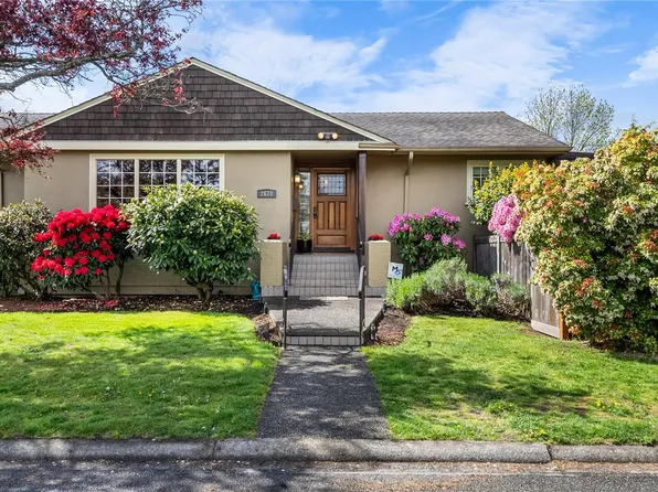 2678 Dunlevy St, Oak Bay, BC V8R 5Z2
