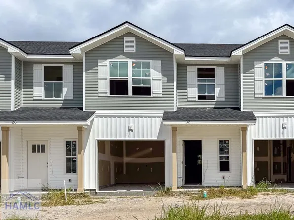 32 Beaumont Dr, Hinesville, GA 31313