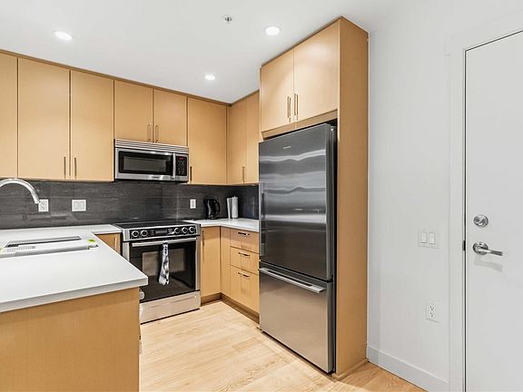 4th image of 3912 Carey Rd #103