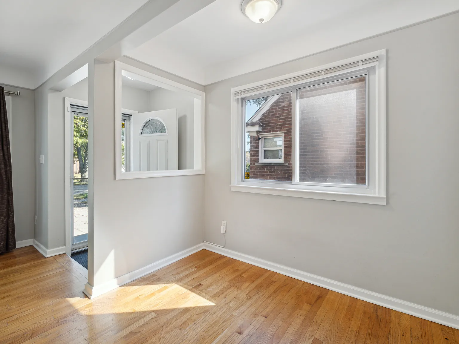3 bed, 1.5 bath, 1198 sqft, $1,695 — Photo 4