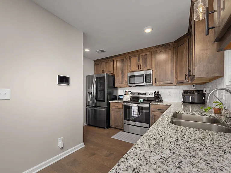 1108 Barnhill Rd — Photo 9