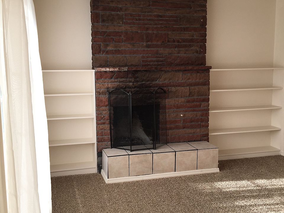 2nd image of 914 C St SW