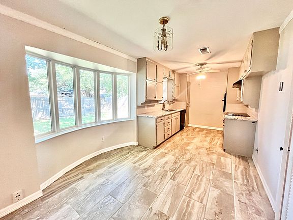 3rd image of 2508 San Diego Dr