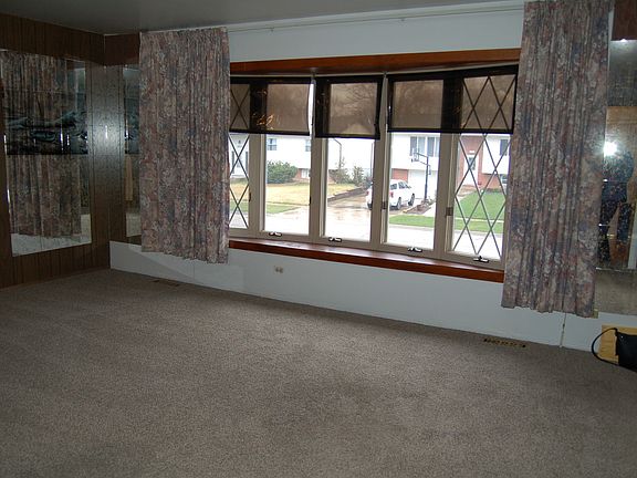 3rd image of 1531 Cypress Ave