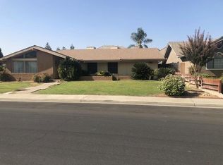 661 S Boyd Dr, Kerman, CA 93630