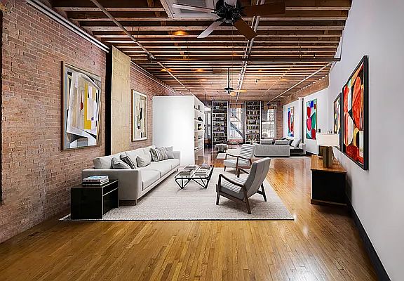 4th image of 150 Thompson St APT 2