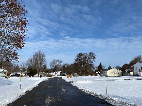 5th image of 24 Coronet Rd