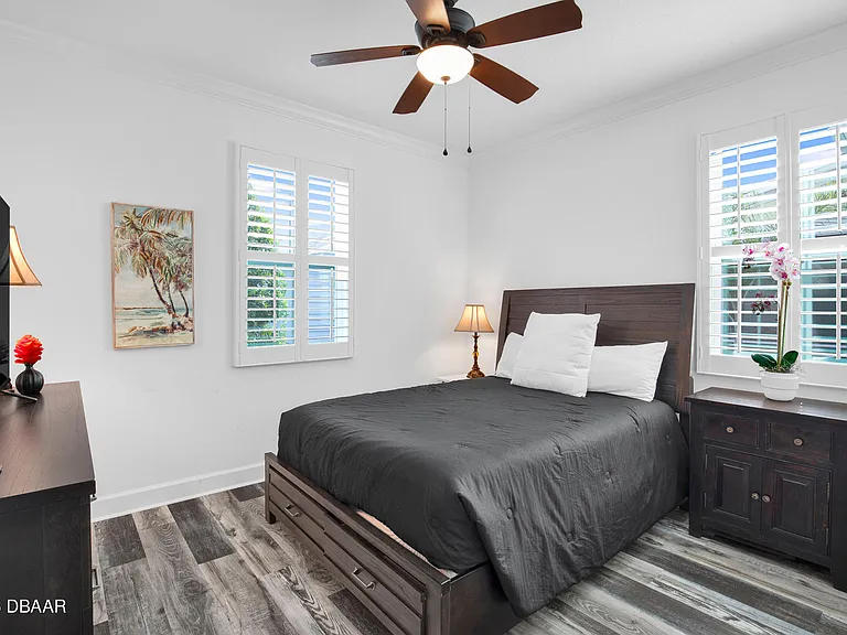 402 Parrot Ln — Photo 12