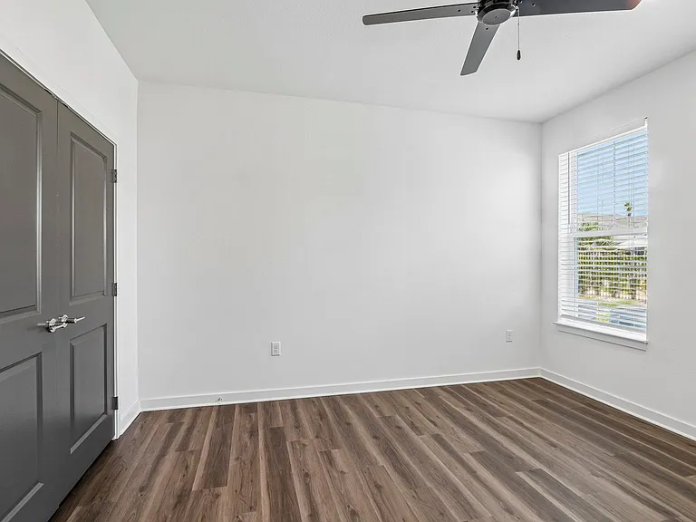 Velara Luxury Apartments — Photo 35