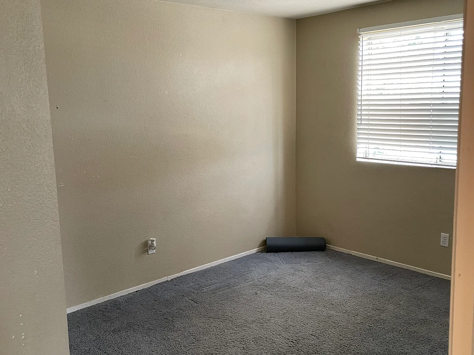 3 bed, 1477 sqft, $2,400 — Photo 2
