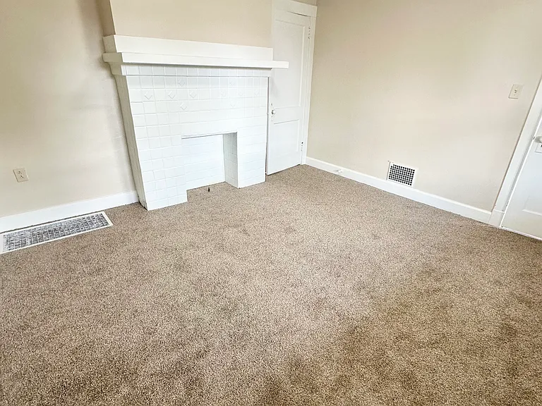 7321 Somerset St — Photo 5