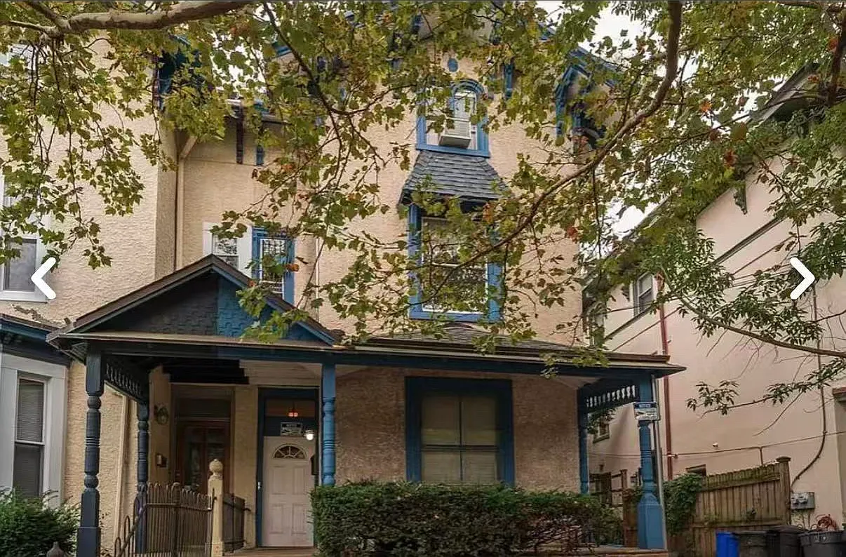 8 bed, 1200 sqft, $700 — Photo 1
