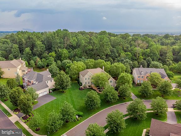 3rd image of 87 Goldfinch Cir