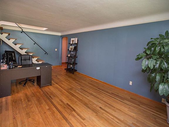 2nd image of 24338 Smith Ave