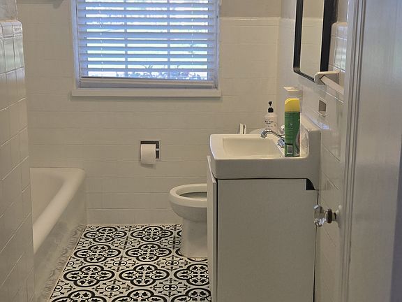 3rd image of 222 Snell Isle Blvd NE #1