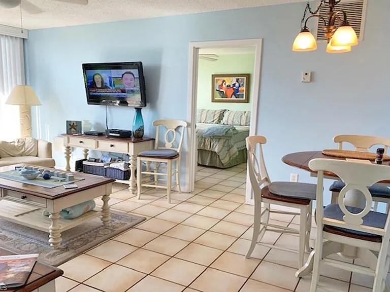 180 Seaview Ct #111 — Photo 10