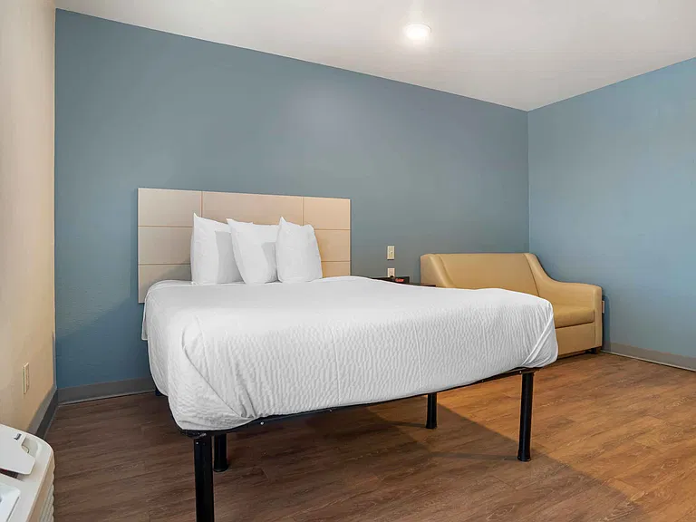 Deluxe Studio - 1 Full Bed