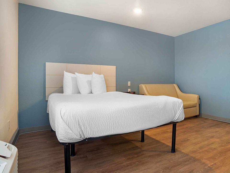 Deluxe Studio - 1 Full Bed