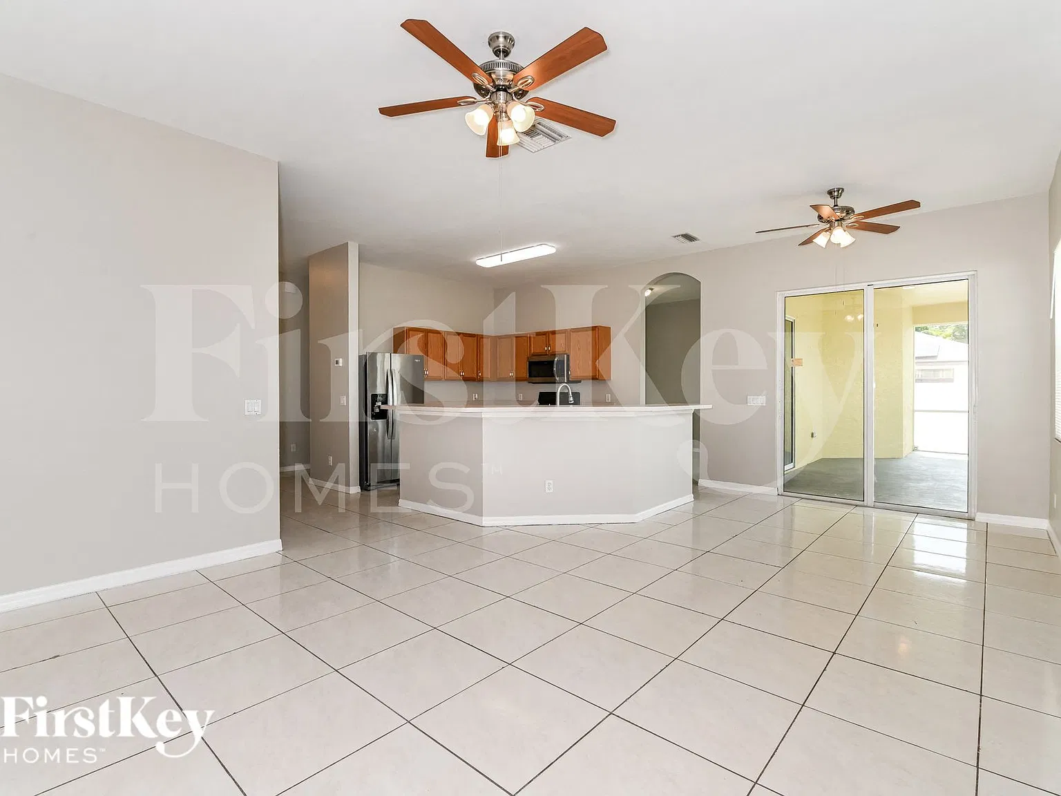 3 bed, 2.0 bath, 2108 sqft, $2,205 — Photo 2