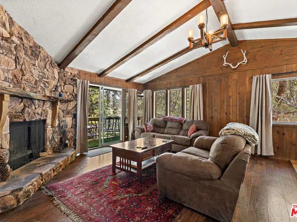 2340 Hunsaker Dr, Running Springs, CA 92382