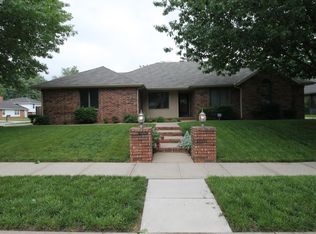 1825 W Westview St, Springfield, MO 65807