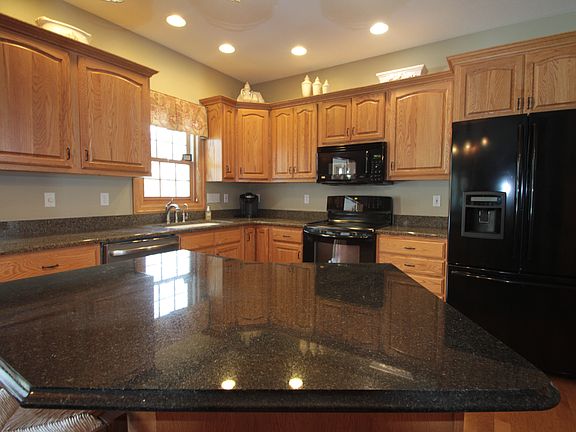 5th image of 3926 Briarwood Dr