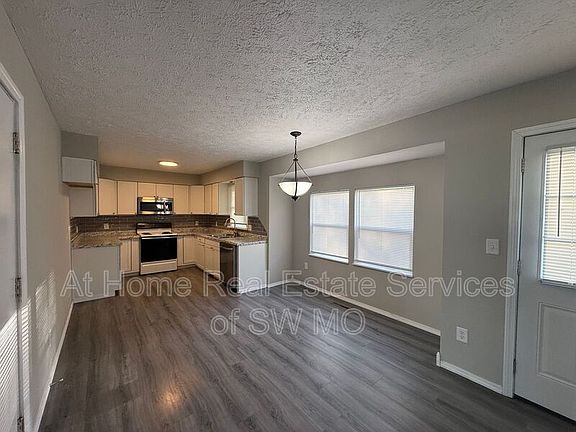 4th image of 4050 S Ridgecrest Dr