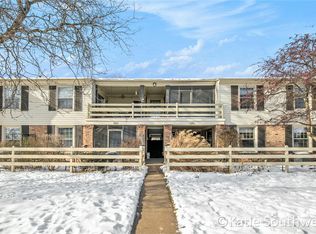 2524 Abbington Dr SE, Grand Rapids, MI 49506