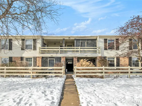 2524 Abbington Dr SE, Grand Rapids, MI 49506