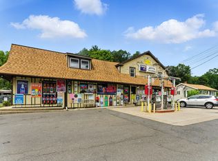 15 W Farms Rd, Northampton, MA 01062