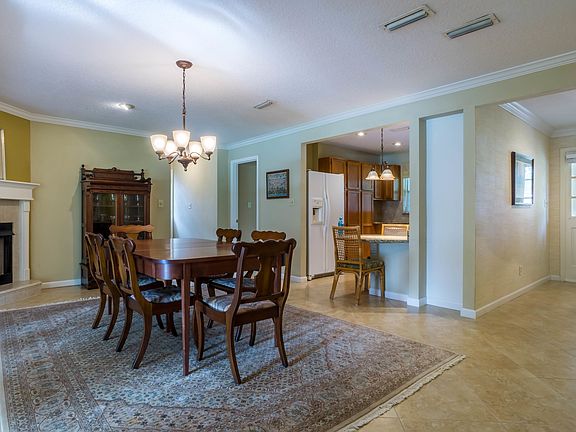 3rd image of 2470 Island Dr