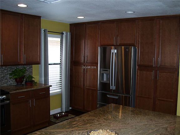 3rd image of 7912 Sailboat Ln