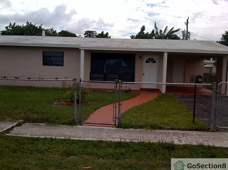 2nd image of 591 SW 29th Ave
