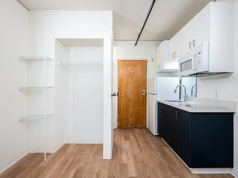 Alder House — Photo 28