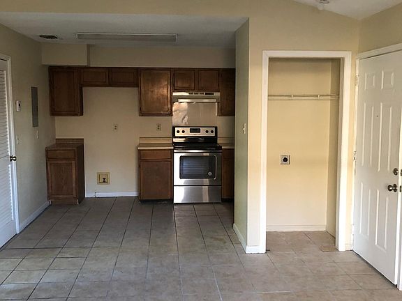 2nd image of 7550 Windsor Oaks