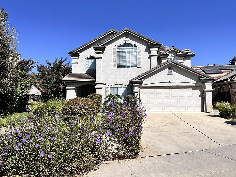 2954 E Pryor Dr