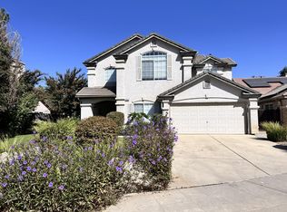 2954 E Pryor Dr, Fresno, CA 93720