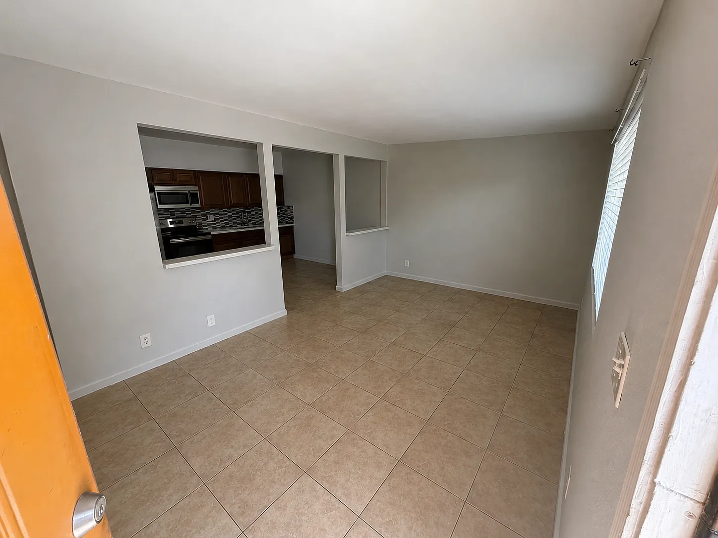 2 bed, 860 sqft, $1,195 — Photo 4