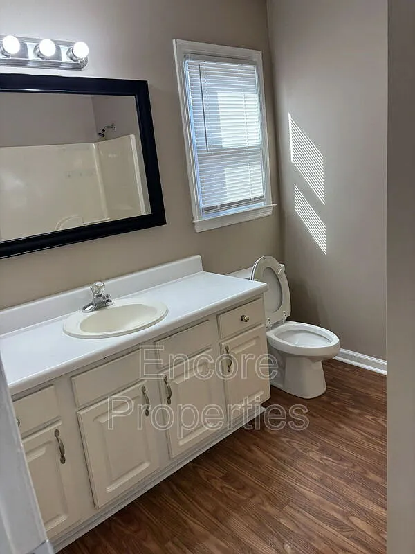 2 bed, 2.5 bath, 1327 sqft, $1,475 — Photo 4