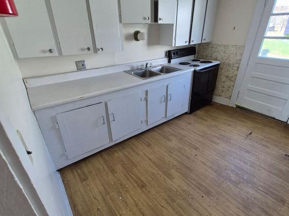 16 Depot St, 16 Depot St UNIT 2, Pittsfield, NH 03263