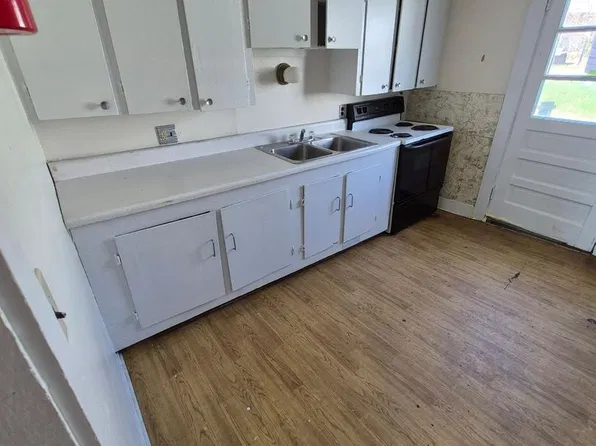 16 Depot Street, 16 Depot St Unit 2, Pittsfield, NH 03263