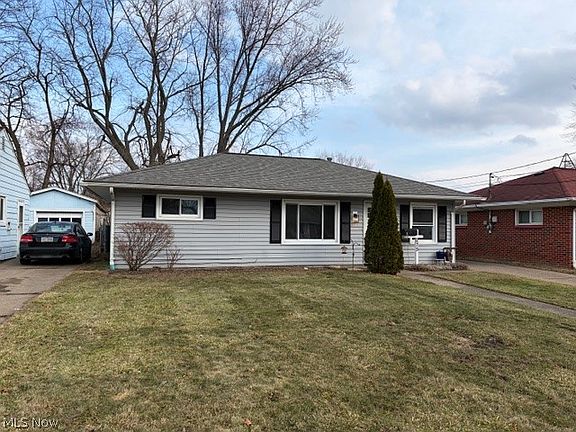 2nd image of 275 Lynne Dr