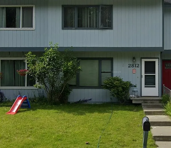3 bed, 1300 sqft, $2,200 — Photo 1