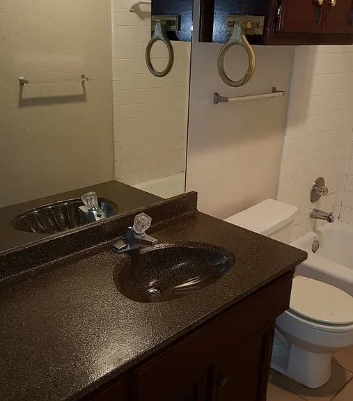 9608 Elmwood Ave #B — Photo 15