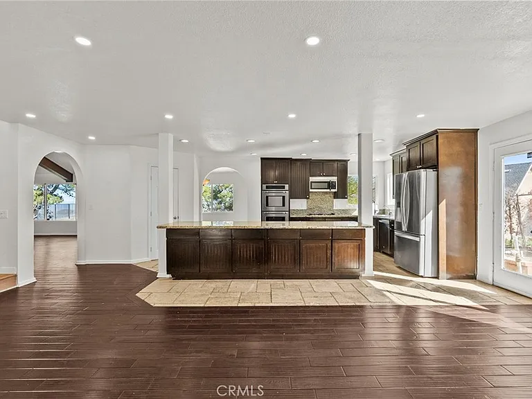 1138 Lakeview Dr — Photo 23