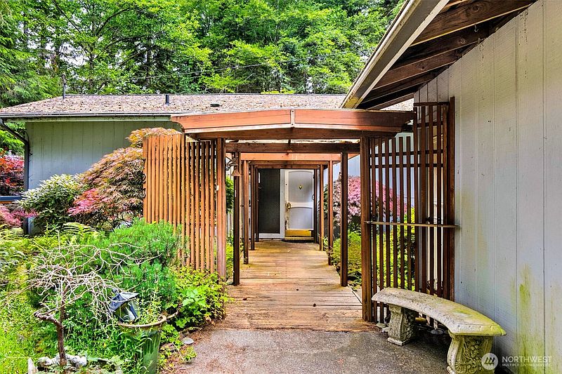 3rd image of 723 N 10th Street