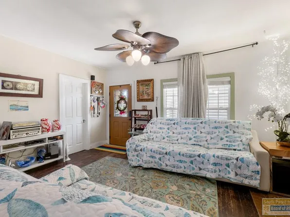 205 E Jefferson St, Port Isabel, TX 78578