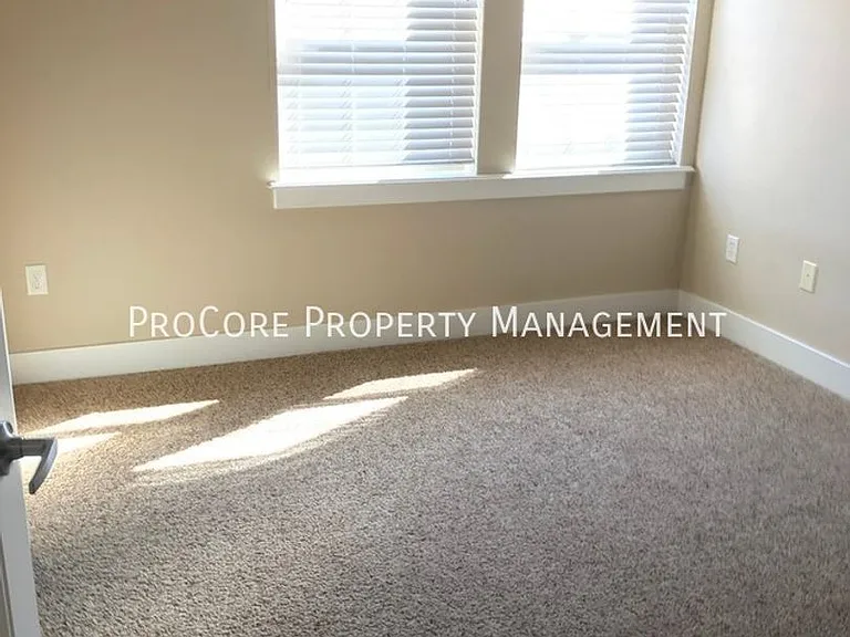 9846 W Rosecroft Ct — Photo 34
