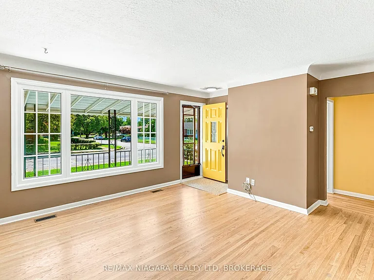 6521 Caledonia St — Photo 8
