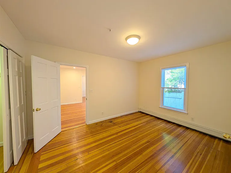 5 Locke St #1 — Photo 6